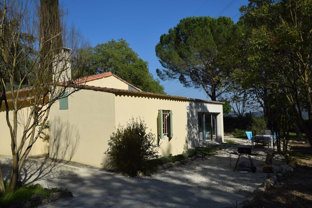 Villa grand mas de terre rouge à Blauzac  Extérieur photo