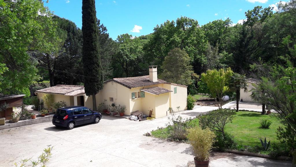 Villa grand mas de terre rouge à Blauzac  Extérieur photo
